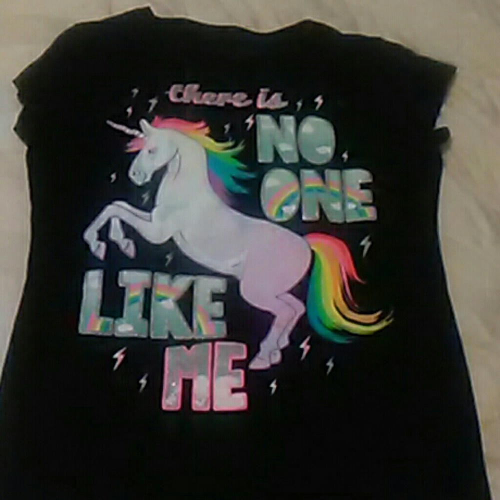 Girls tshirt